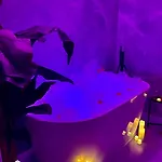 Lägenhet Luxurious - Seaside - Bath - Wifi - Ac *