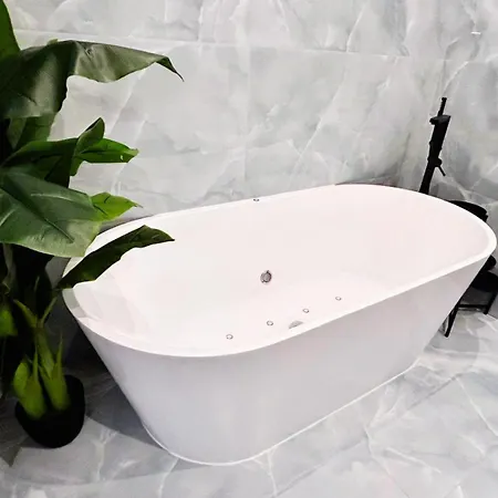 Luxurious - Seaside - Bath - Wifi - Ac