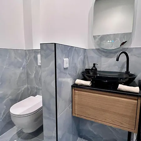 דירה Luxurious - Seaside - Bath - Wifi - Ac